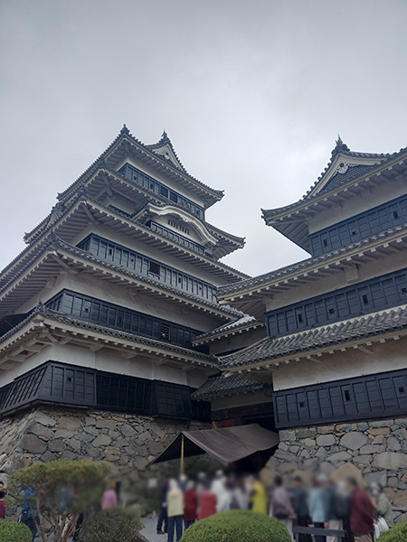 天守前