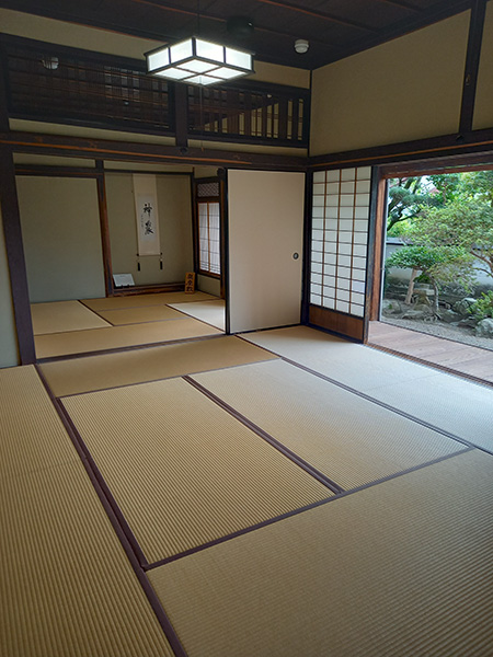 座敷