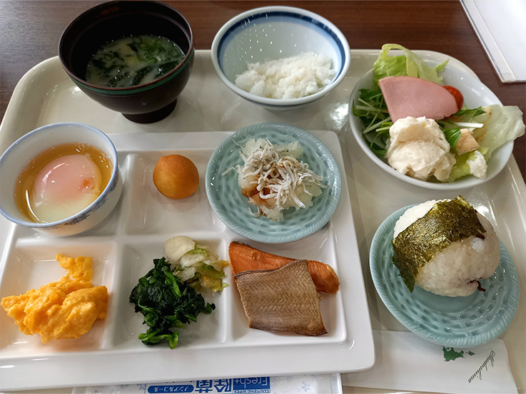 朝食