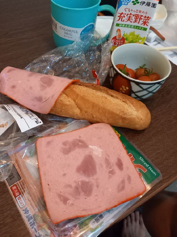 朝食