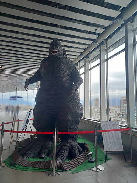 ゴジラ松本駅