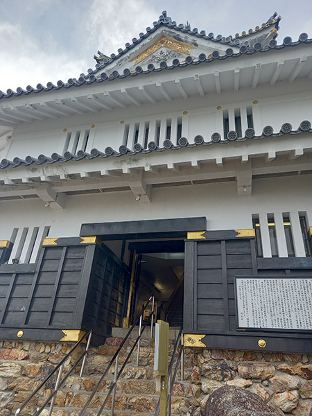 お城入口