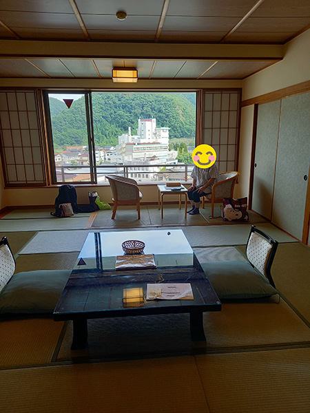 部屋モロ